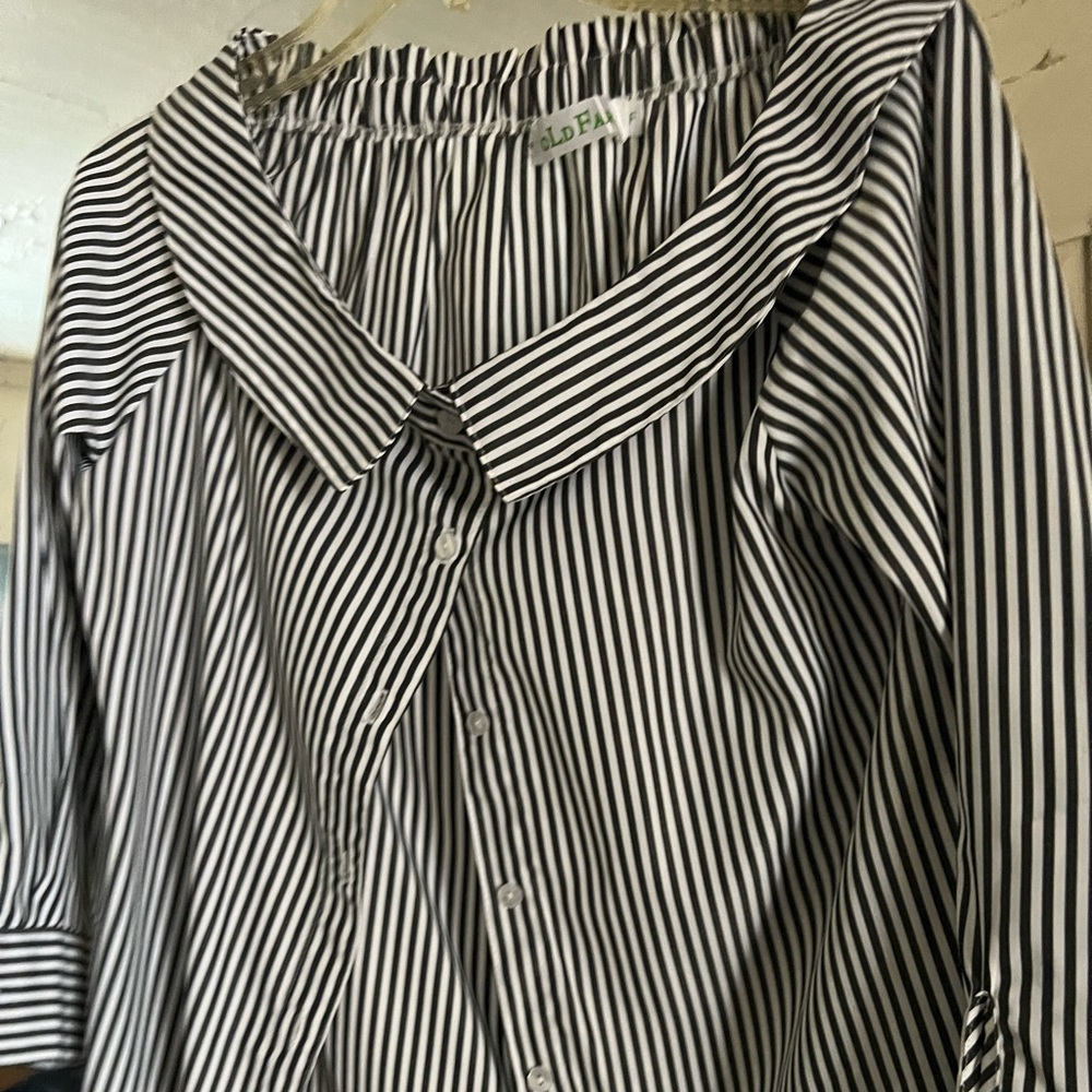 Black and white long sleeve blouse